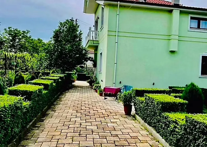 Bashllari Maison d'hôtes